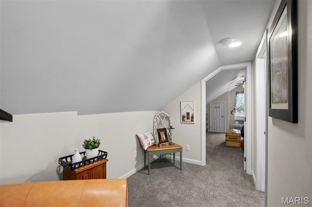 9842 Coventry Lane, St Louis, MO 63123