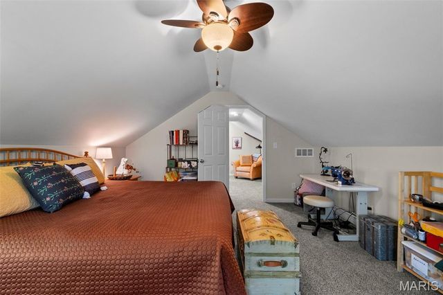 9842 Coventry Lane, St Louis, MO 63123