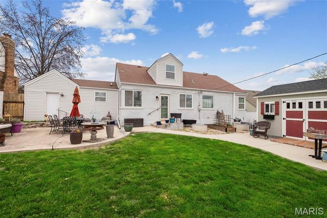 9842 Coventry Lane, St Louis, MO 63123