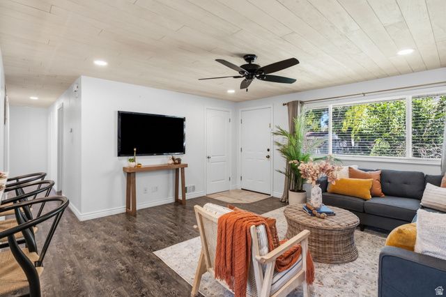 978 E 40 N, Springville, UT 84663