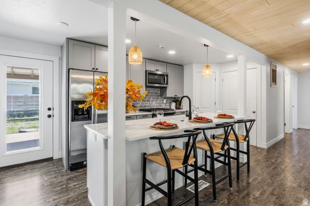 978 E 40 N, Springville, UT 84663