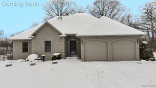 2245 W Cook Road, Grand Blanc, MI 48439