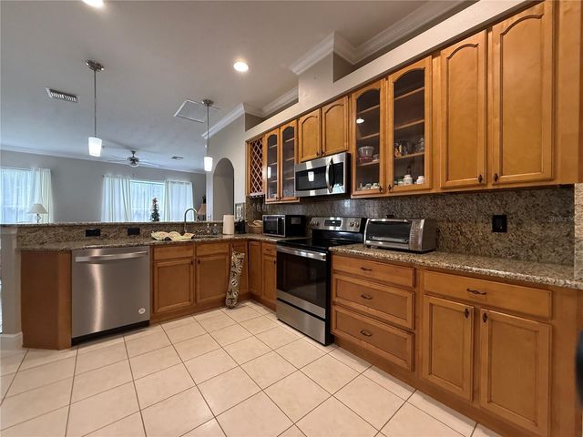 27303 GINGERBREAD PLACE, Leesburg, FL 34748