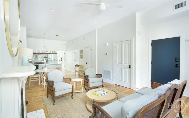 1 E Gordon Street 2, Savannah, GA 31401