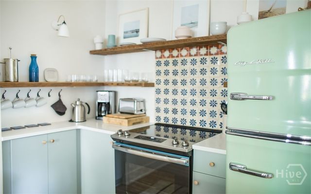 1 E Gordon Street 2, Savannah, GA 31401