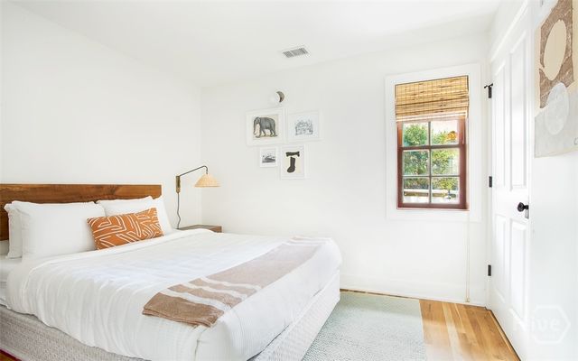 1 E Gordon Street 2, Savannah, GA 31401