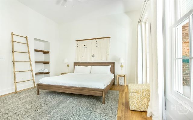 1 E Gordon Street 2, Savannah, GA 31401