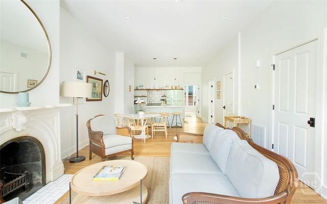 1 E Gordon Street 2, Savannah, GA 31401