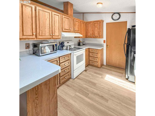 98041 HALLWAY Rd 37, Brookings, OR 97415