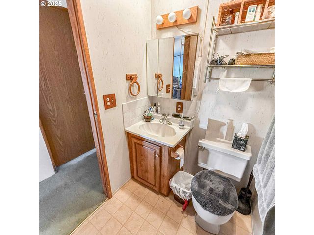 98041 HALLWAY Rd 37, Brookings, OR 97415
