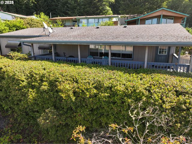 98041 HALLWAY Rd 37, Brookings, OR 97415