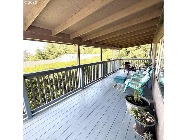 98041 HALLWAY Rd 37, Brookings, OR 97415