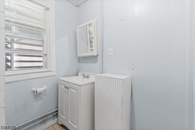 147 Seymour Ave, Newark City, NJ 07108