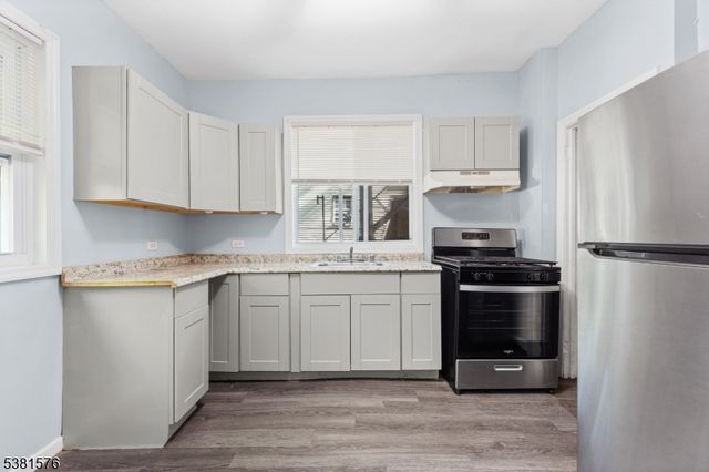 147 Seymour Ave, Newark City, NJ 07108