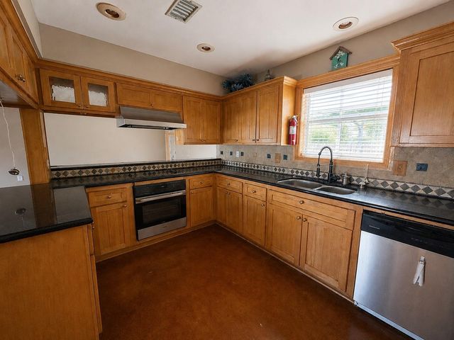 30819 Meadow Wood Drive, Magnolia, TX 77354
