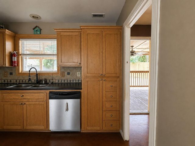 30819 Meadow Wood Drive, Magnolia, TX 77354