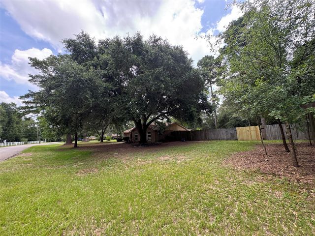 30819 Meadow Wood Drive, Magnolia, TX 77354