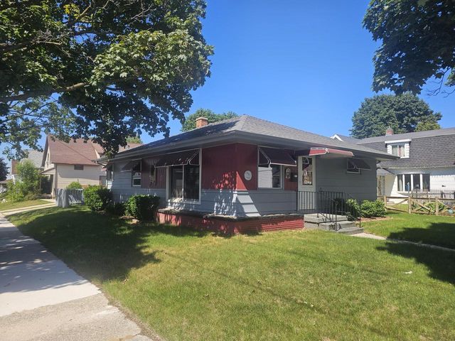 1714 Madison STREET, Manitowoc, WI 54220