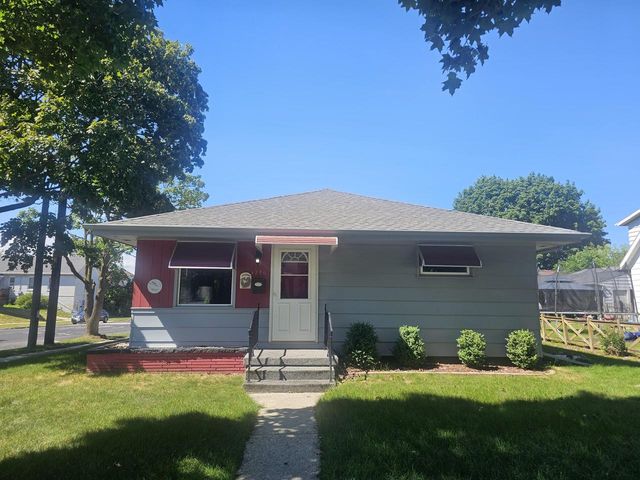 1714 Madison STREET, Manitowoc, WI 54220