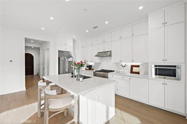 120 eversedge, Irvine, CA 92618