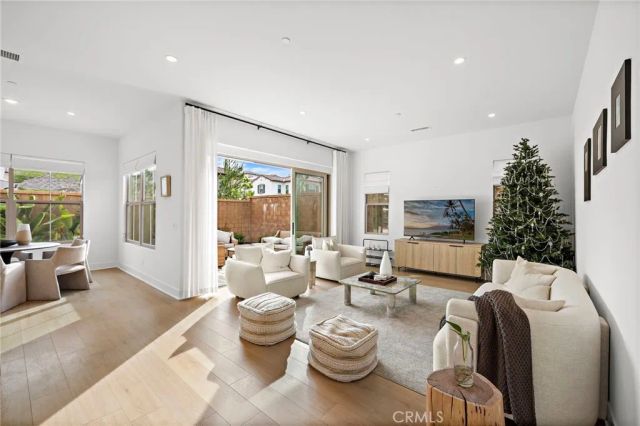 120 eversedge, Irvine, CA 92618