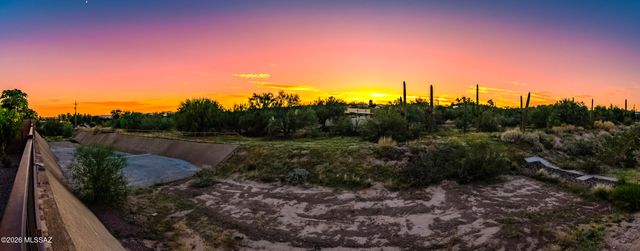9239 N Peridot Vista Avenue, Tucson, AZ 85742