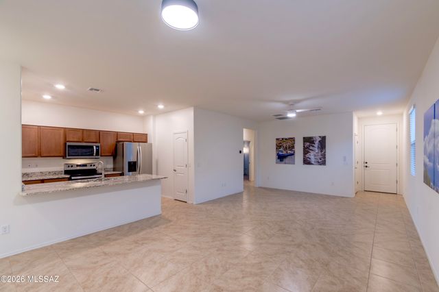 9239 N Peridot Vista Avenue, Tucson, AZ 85742