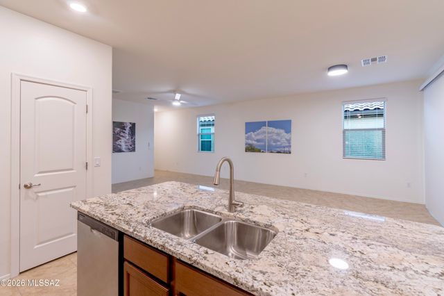 9239 N Peridot Vista Avenue, Tucson, AZ 85742