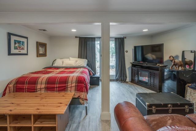 24 Forrest Drive, Lloyd Harbor, NY 11743