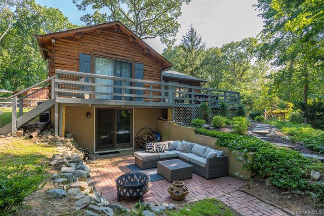 24 Forrest Drive, Lloyd Harbor, NY 11743