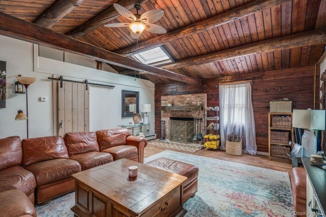 24 Forrest Drive, Lloyd Harbor, NY 11743