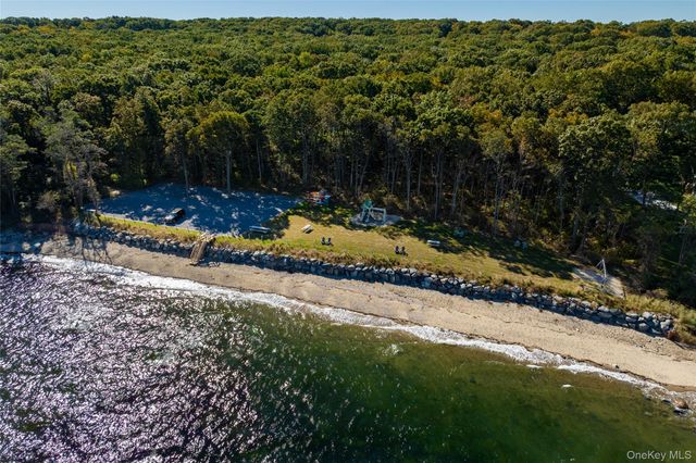 24 Forrest Drive, Lloyd Harbor, NY 11743