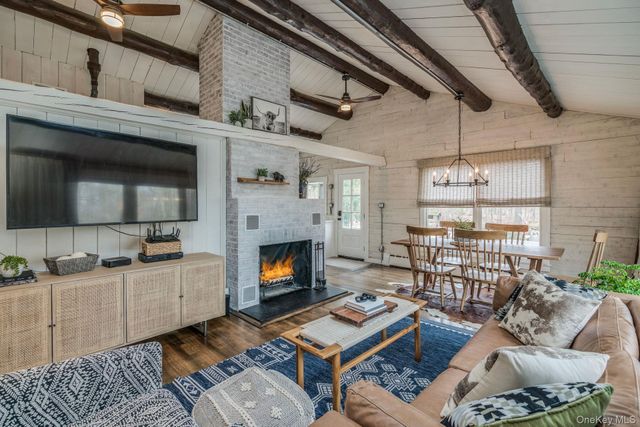 24 Forrest Drive, Lloyd Harbor, NY 11743