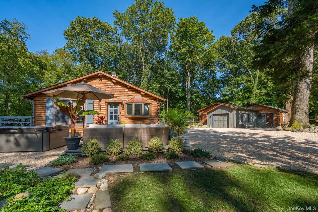 24 Forrest Drive, Lloyd Harbor, NY 11743