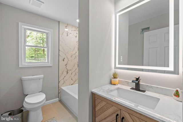 5001 SHARON RD, Temple Hills, MD 20748