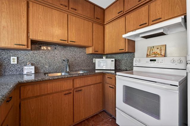 1006 GULF ROAD, Tarpon Springs, FL 34689