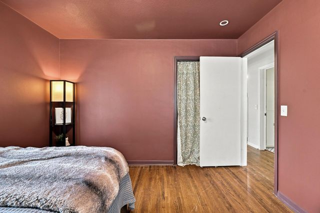 5243 Bryant Avenue N, Minneapolis, MN 55430