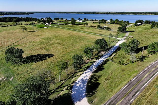 145 Private Road 5749, Groesbeck, TX 76642