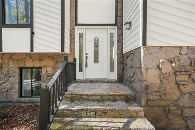 4013 Brenteresa Court, Snellville, GA 30039