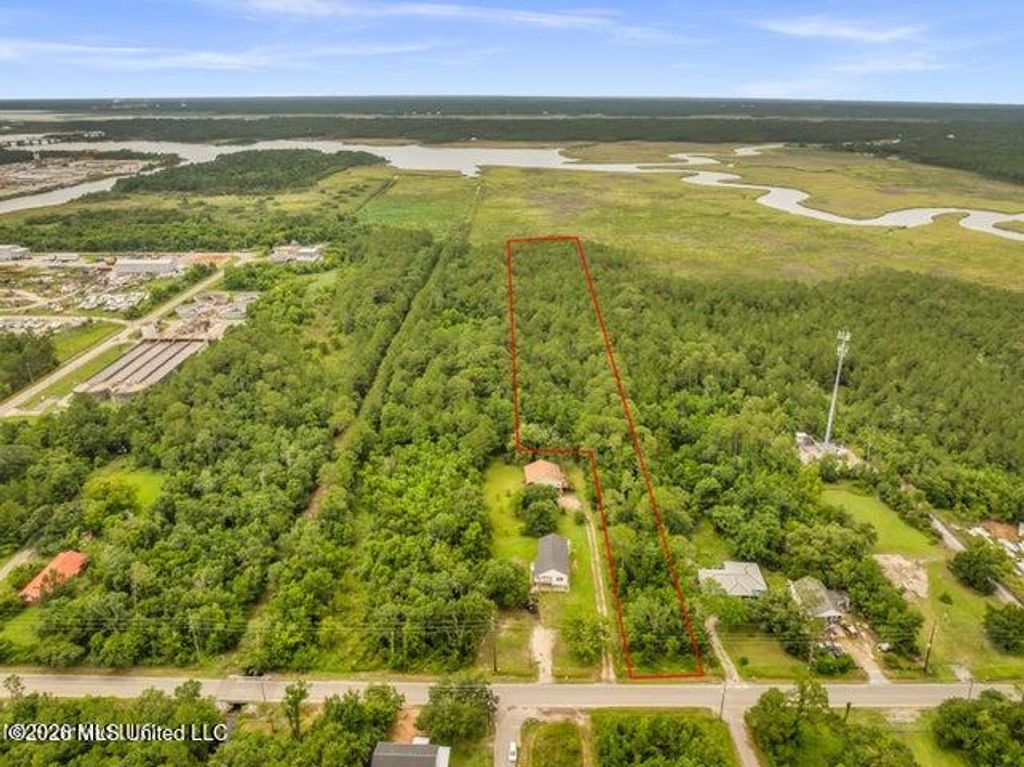 501 E North Street, Pass Christian, MS 39571