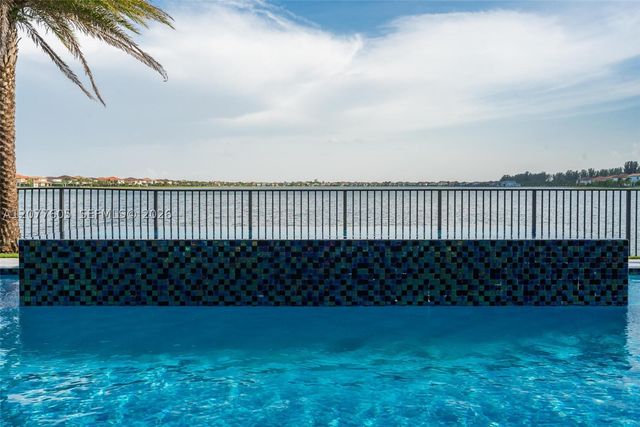 12570 N Parkland Bay Trl, Parkland, FL 33076