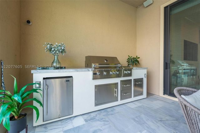12570 N Parkland Bay Trl, Parkland, FL 33076