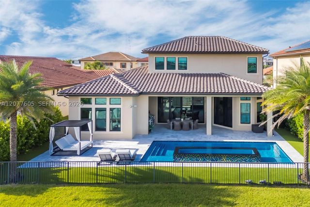 12570 N Parkland Bay Trl, Parkland, FL 33076