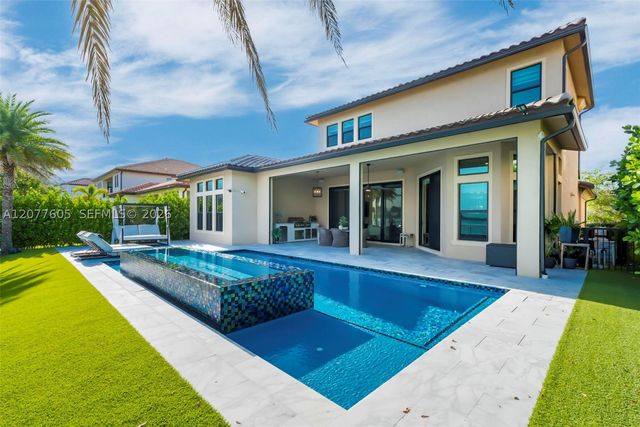 12570 N Parkland Bay Trl, Parkland, FL 33076