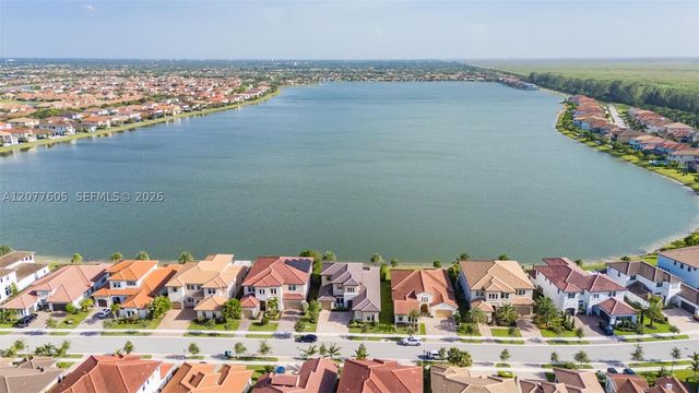 12570 N Parkland Bay Trl, Parkland, FL 33076