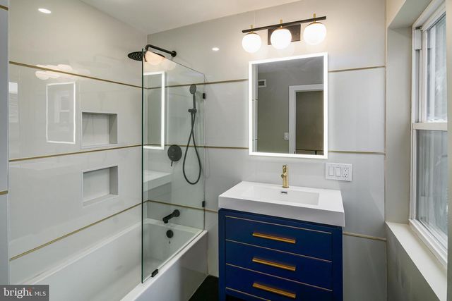 1129 S 12TH ST, Philadelphia, PA 19147