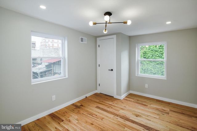 1129 S 12TH ST, Philadelphia, PA 19147