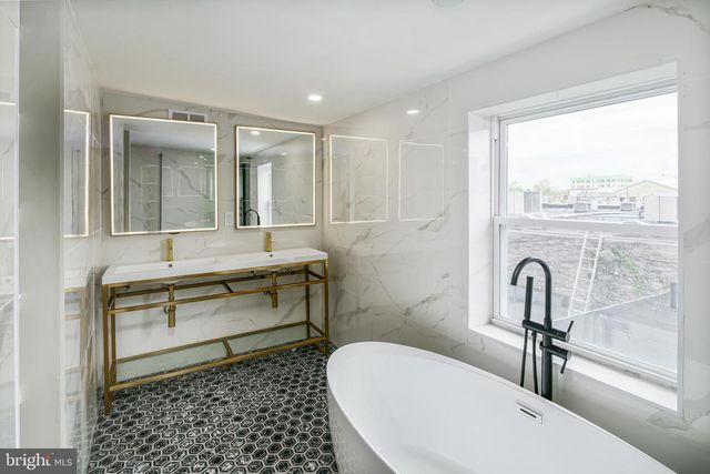 1129 S 12TH ST, Philadelphia, PA 19147