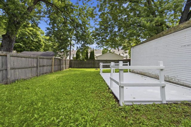 4640 N Woodruff AVENUE, Whitefish Bay, WI 53211