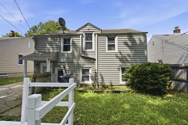 4640 N Woodruff AVENUE, Whitefish Bay, WI 53211